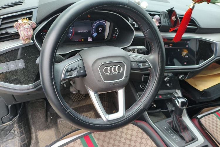 Audi Q3 2021 car image #12