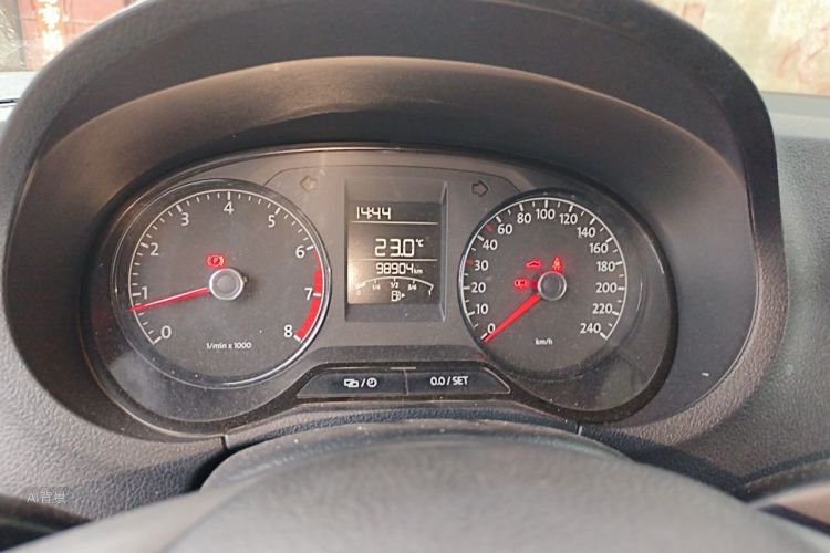 Volkswagen Polo 2015 #13 Volkswagen Polo 2015 car image #13