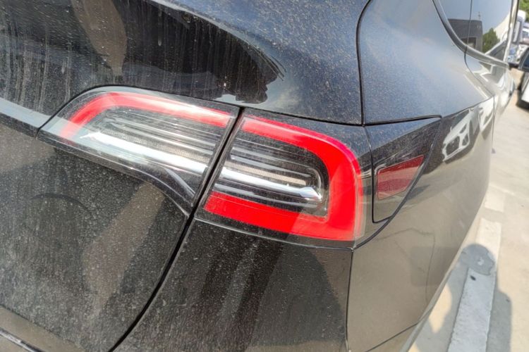 Tesla Model Y 2022 car image #8