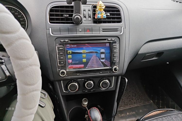 Volkswagen Polo 2016 car image #15