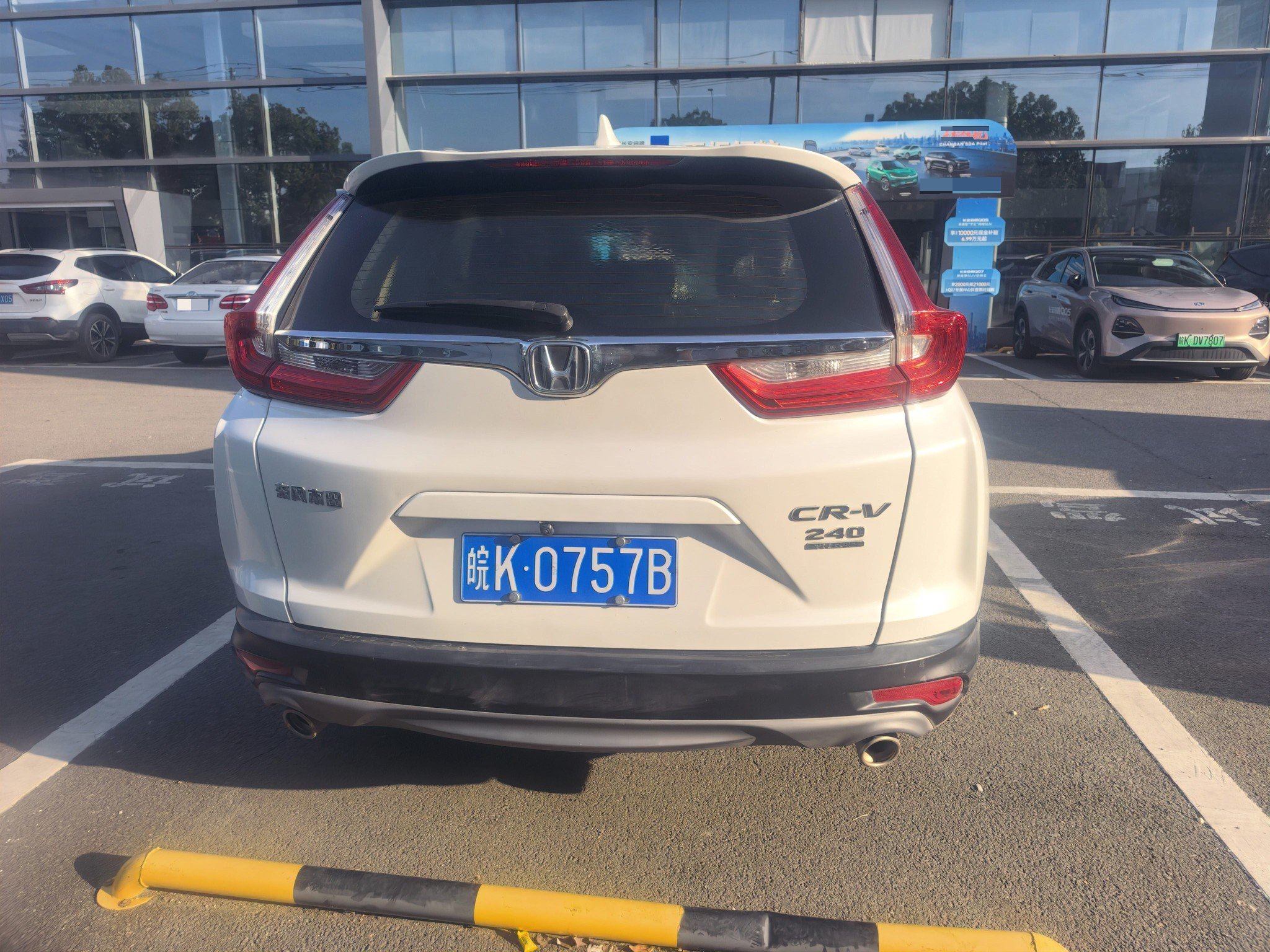 2019 car image #4