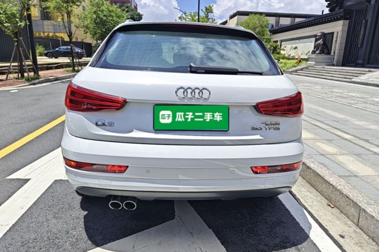 Audi Q3 2018 car image #6