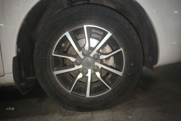 GEELY Emgrand 2019 car image #9