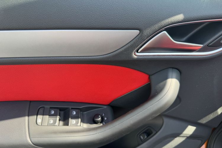 Audi Q3 2017 car image #16