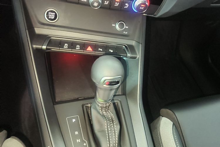 Audi Q3 2023 immagine di auto #17
