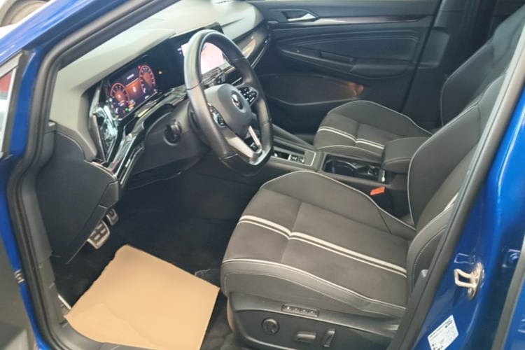 Volkswagen Golf 2021 car image #15