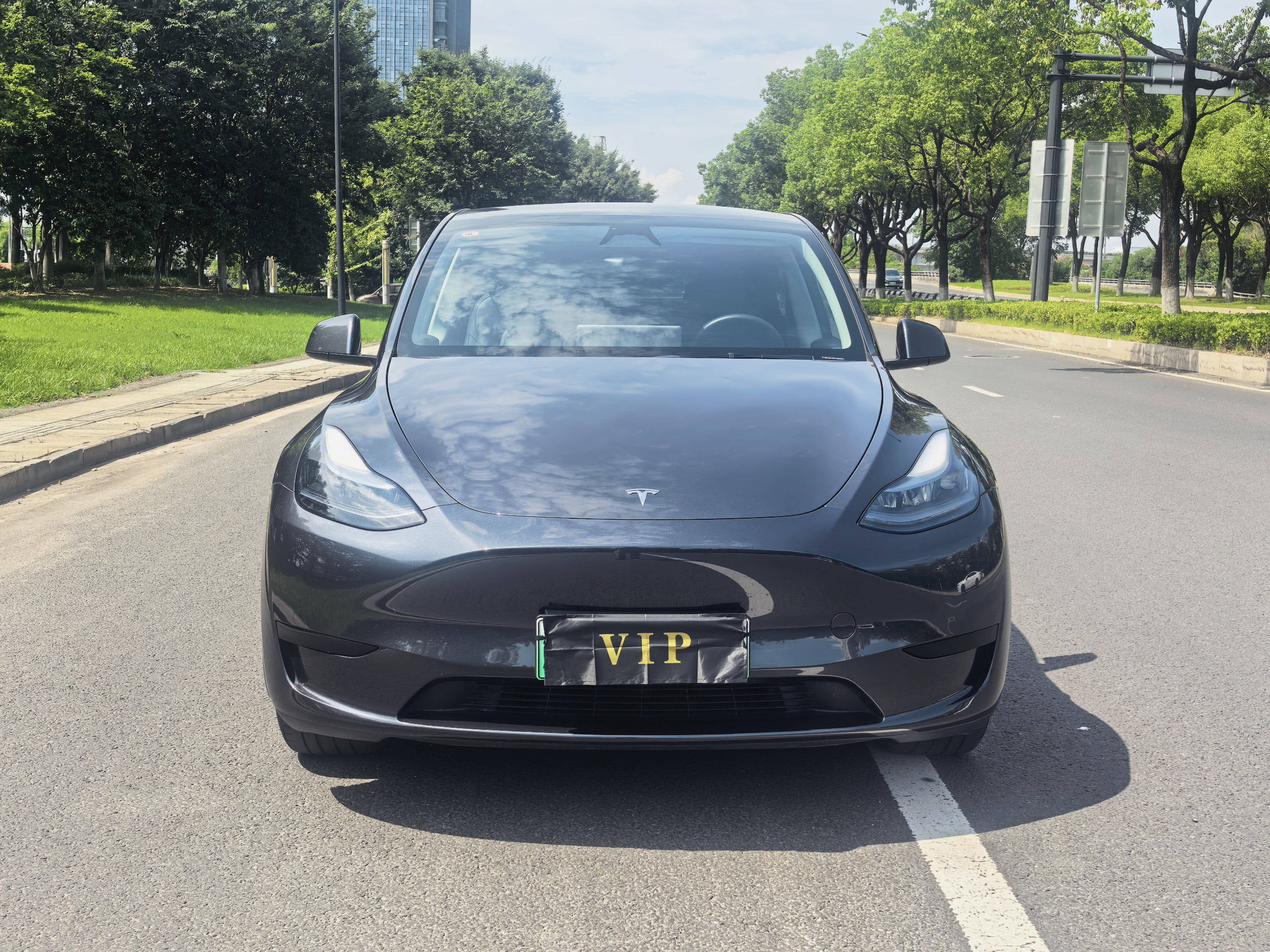 Tesla Model Y 2024 car image #3