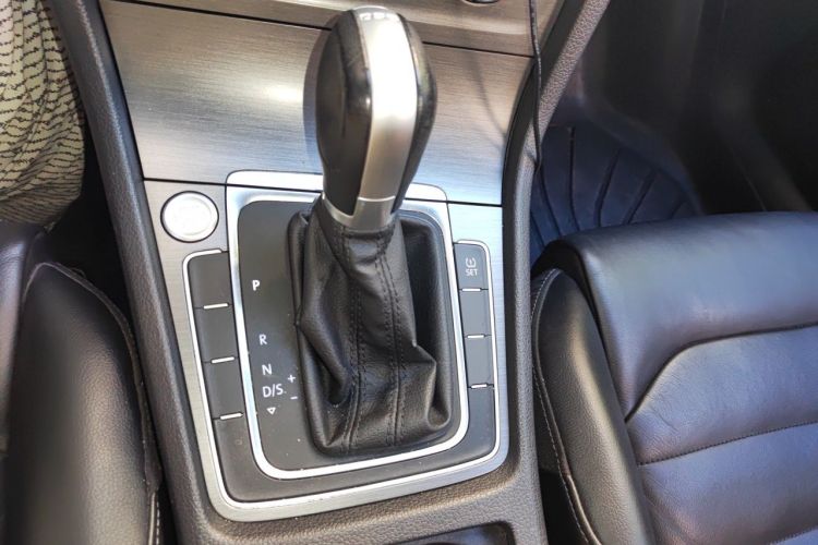 Volkswagen Golf 2015 car image #18