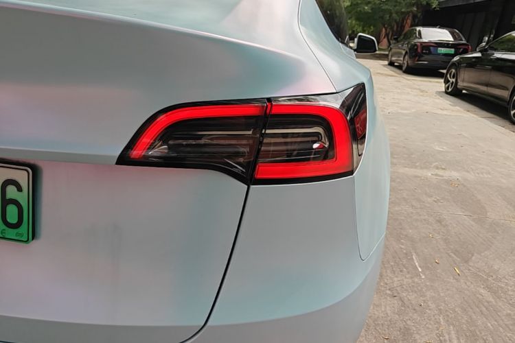 Tesla Model Y 2024 car image #8