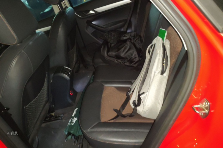 Audi Q3 2019 car image #19