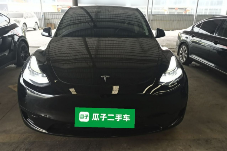 Tesla Model Y 2023 car image #3