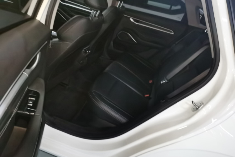 GEELY Emgrand 2024 #17 GEELY Emgrand 2024 immagine di auto #17