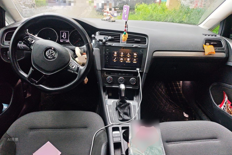 Volkswagen Golf 2020 car image #11