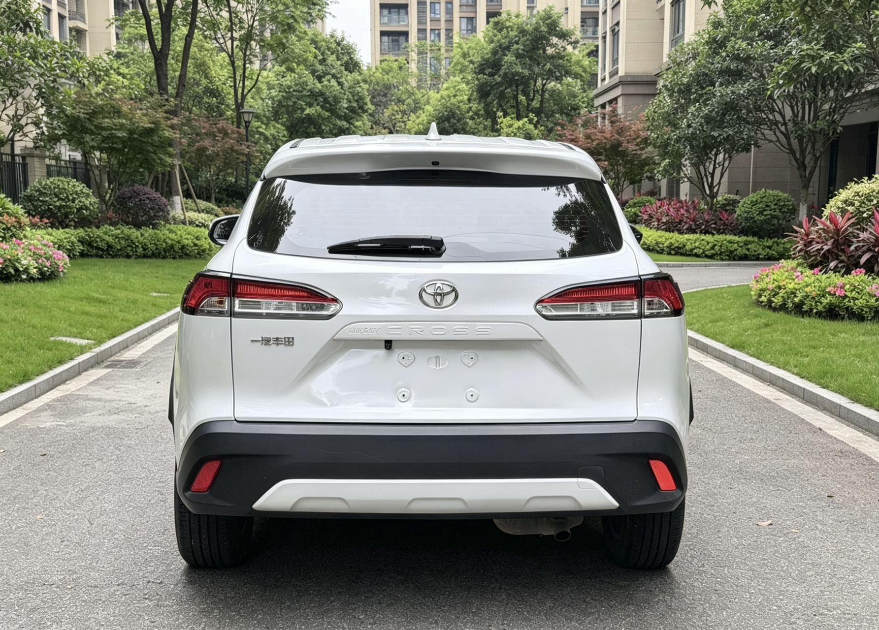 Toyota Corolla Cross 2023 immagine di auto #8