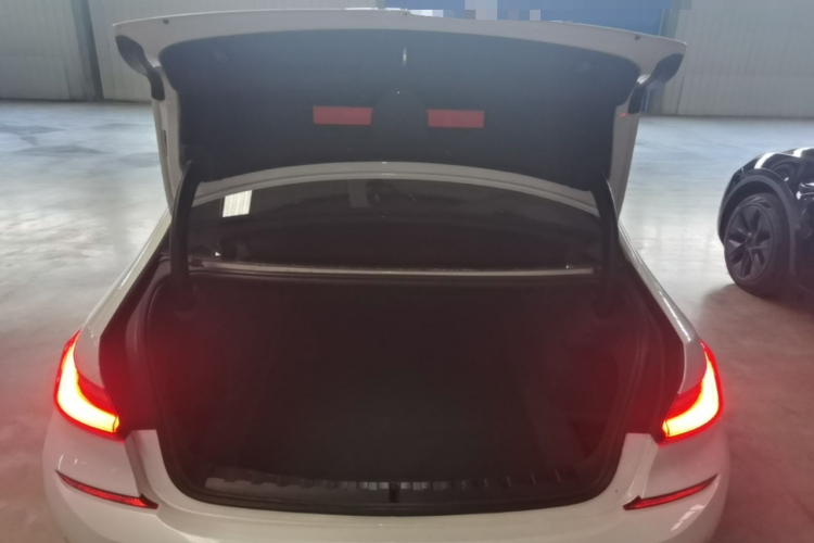 BMW 3 Series 2021 #19 BMW 3 Series 2021 immagine di auto #19