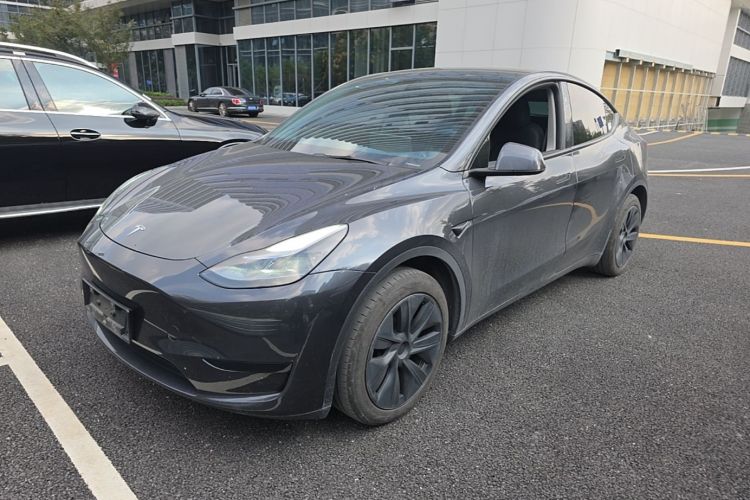 Tesla Model Y 2024 #2 Tesla Model Y 2024 car image #2