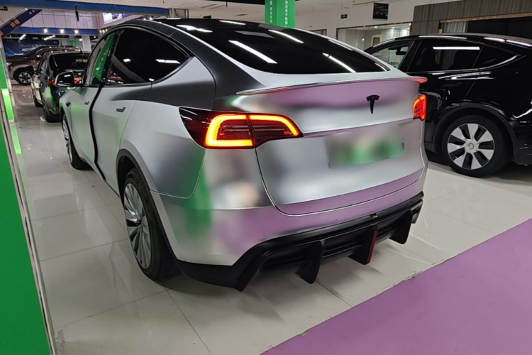 Tesla Model Y 2022 car image #5