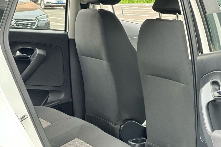 Volkswagen Polo 2018 car image #15