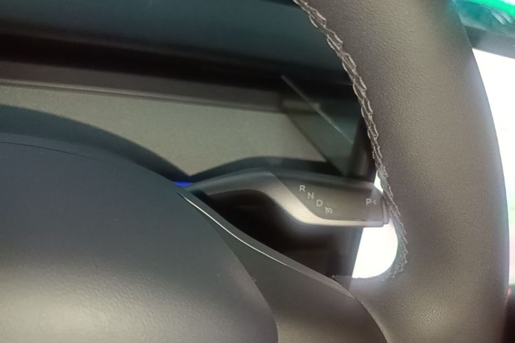 Tesla Model Y 2024 car image #16