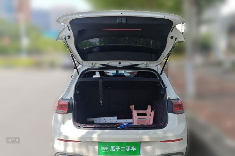 Volkswagen Golf 2021 car image #21
