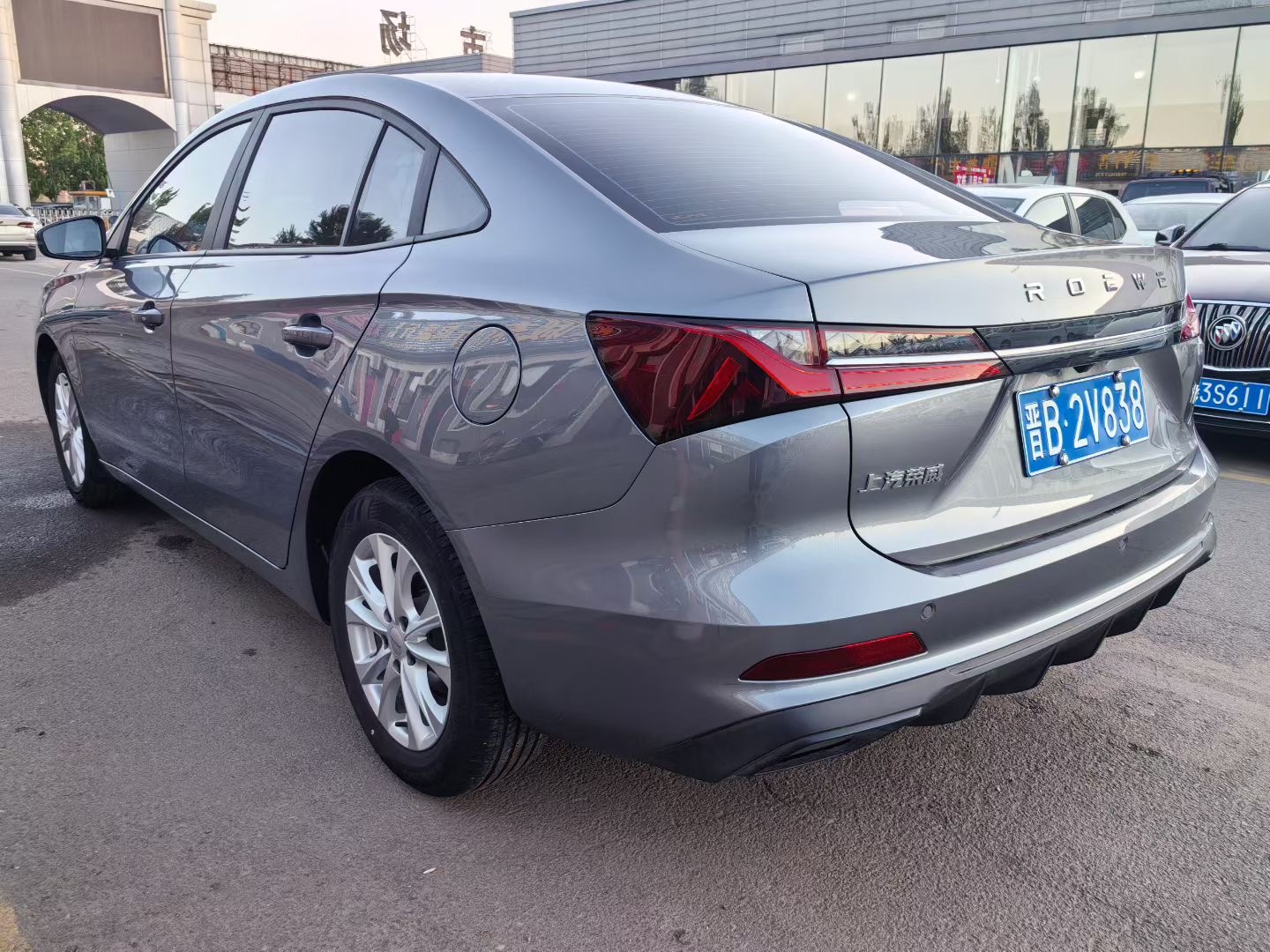 Roewe i5 2024 car image #5
