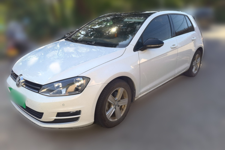 Volkswagen Golf 2017 car image #2