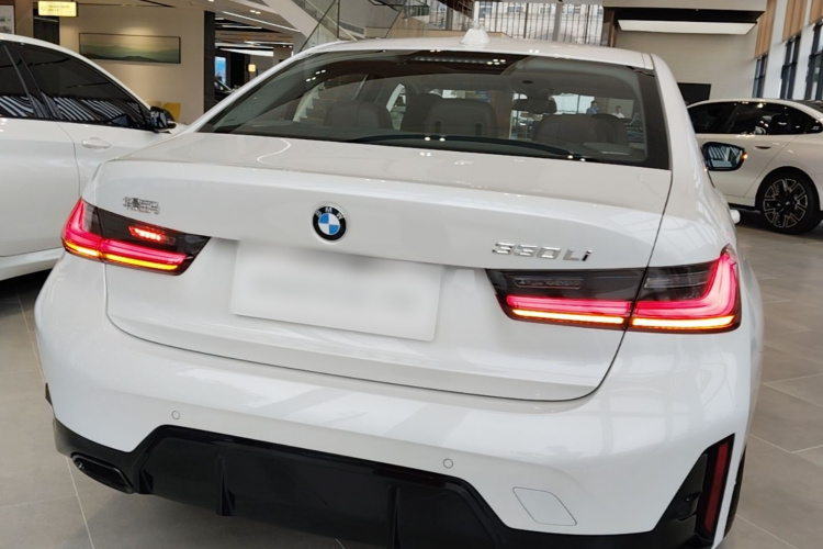 BMW 3 Series 2024 #6 BMW 3 Series 2024 car image #6