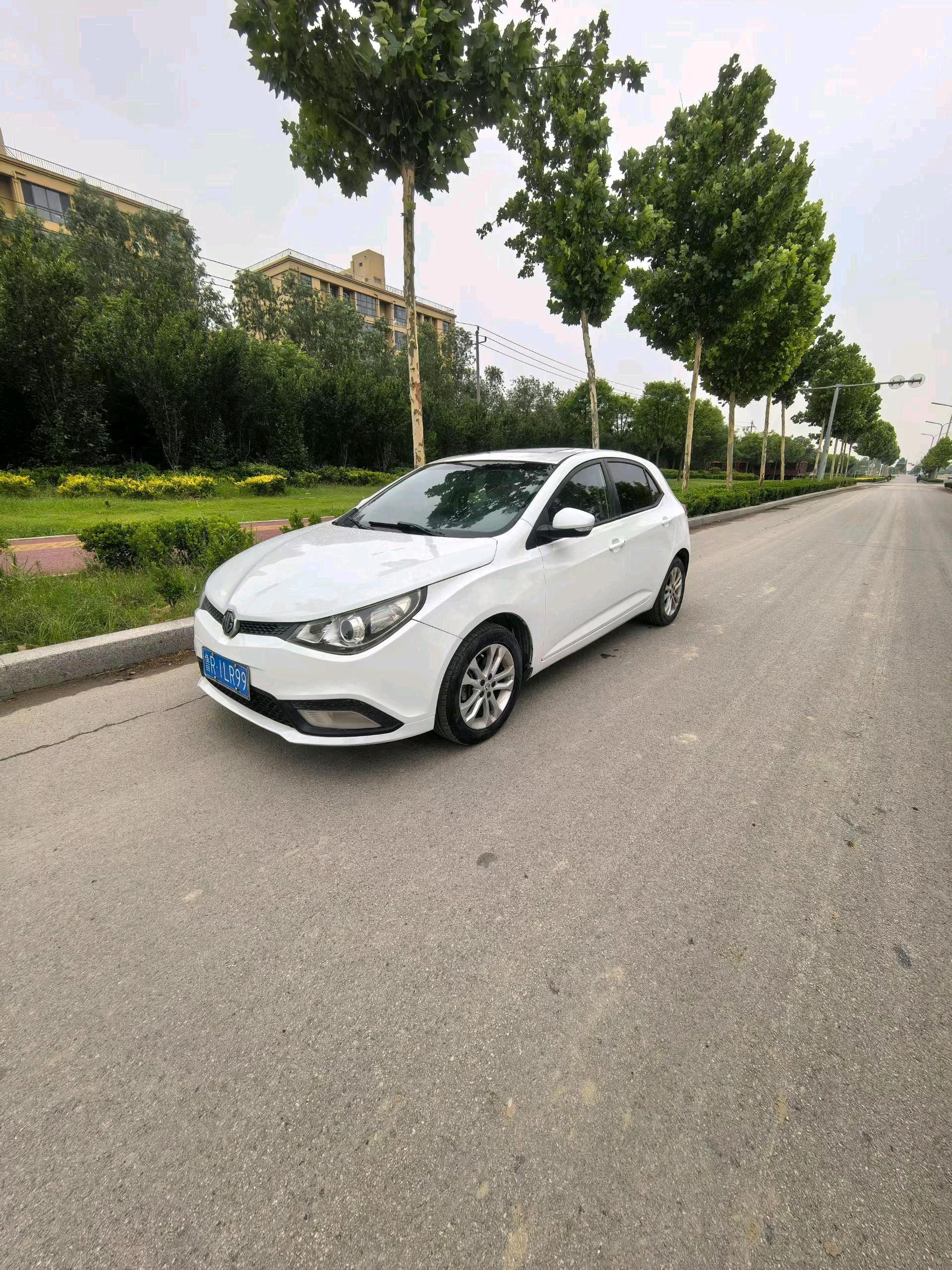 MG 5 2014 MG 5 2014 car image
