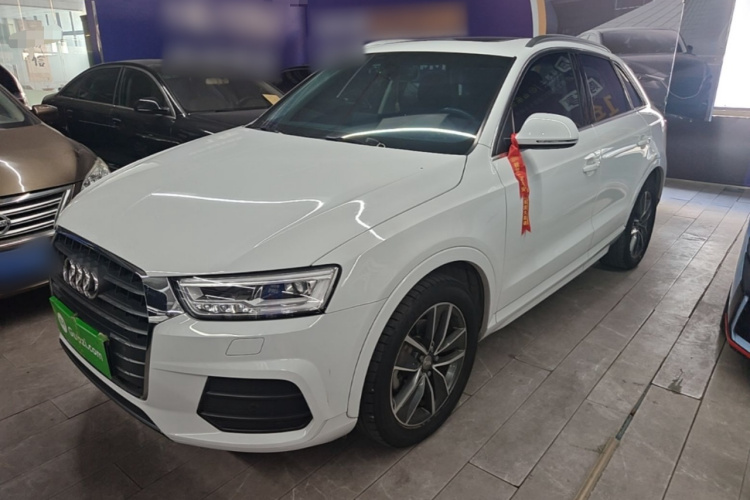 Audi Q3 2017 car image #2