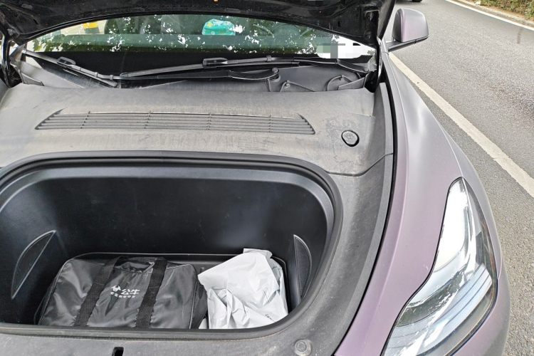 Tesla Model Y 2023 car image #26