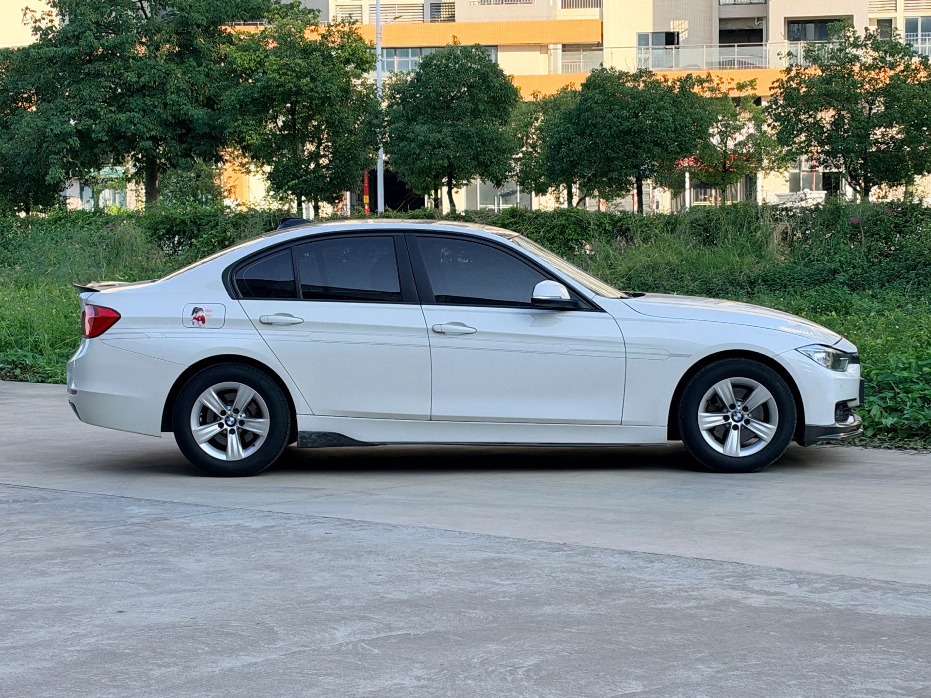 2015 car image #5
