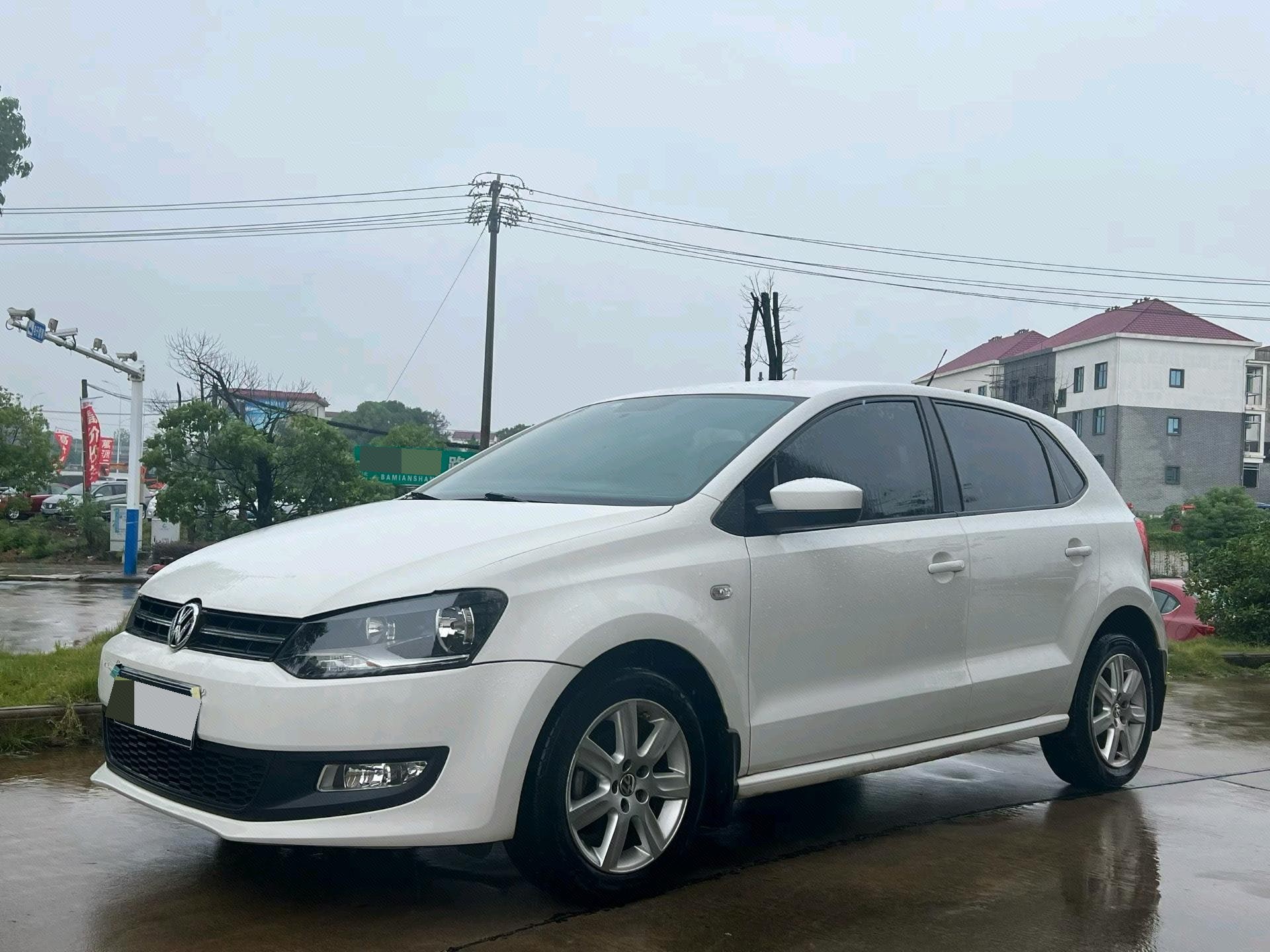 Volkswagen Polo 2014 car image 