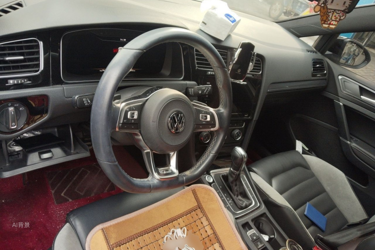 Volkswagen Golf 2020 car image #12