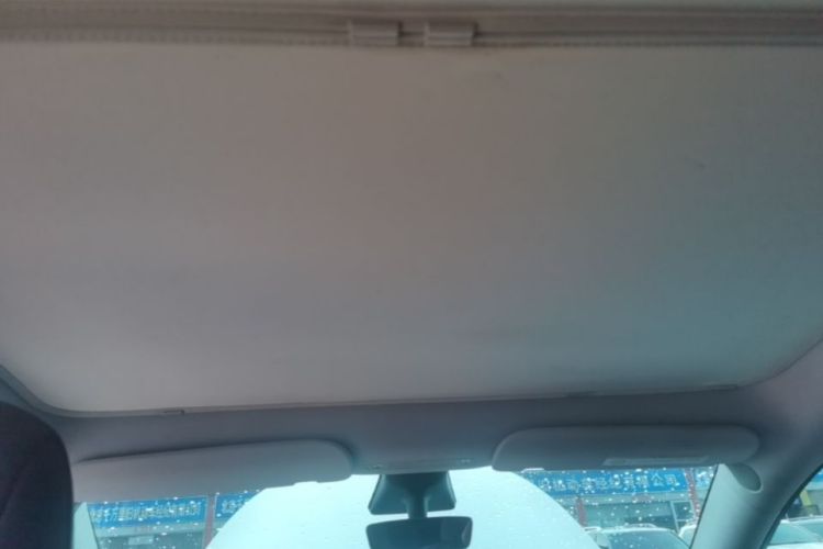 Tesla Model Y 2021 car image #18