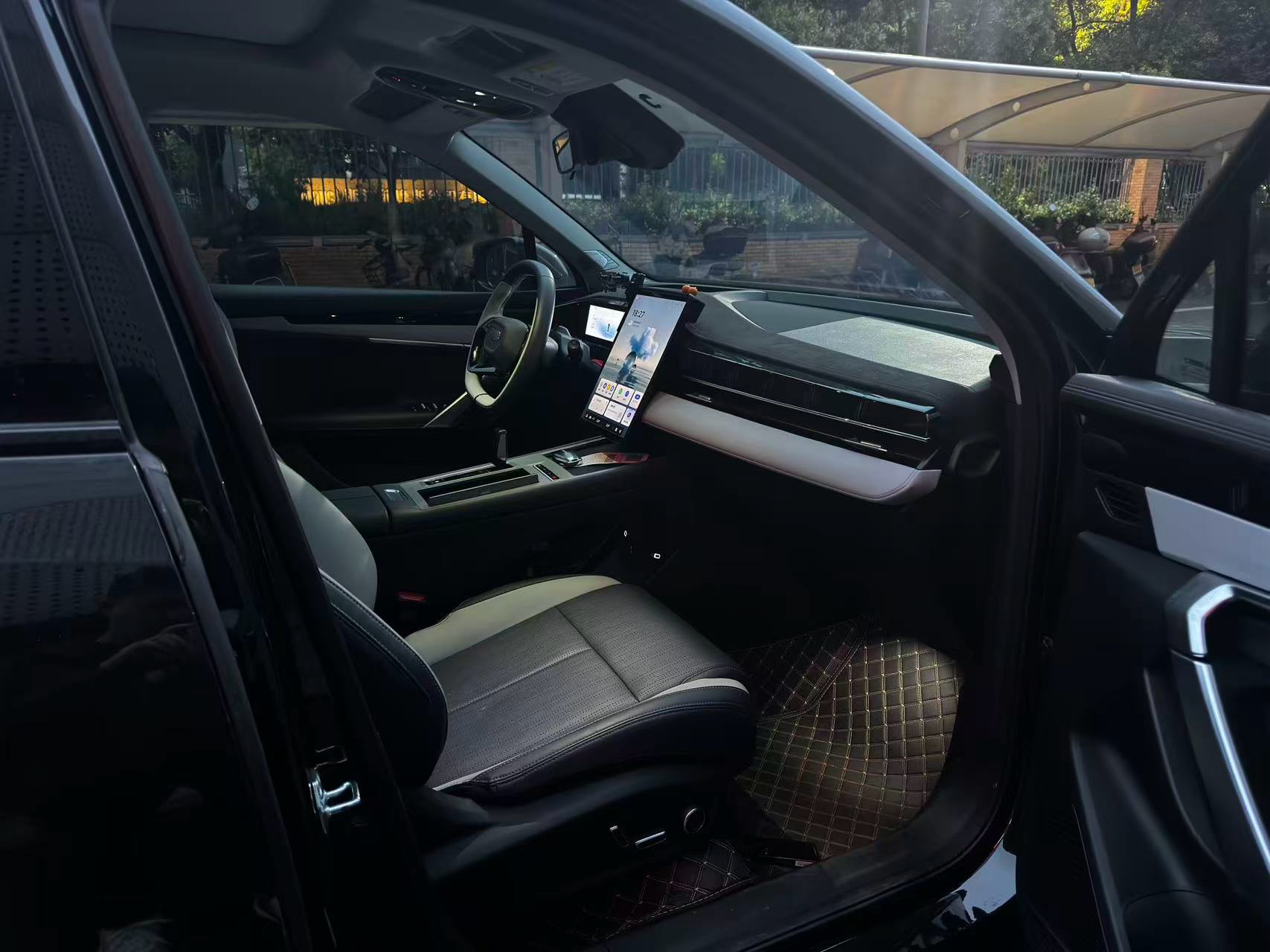 GEELY Boyue L 2025 car image #6
