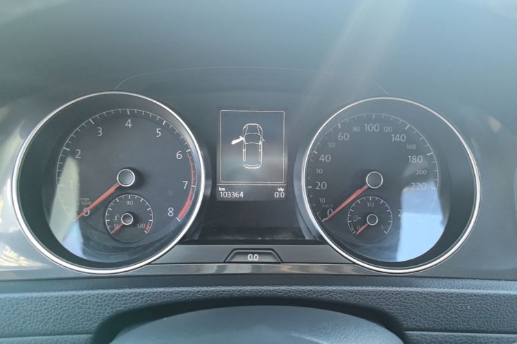 Volkswagen Golf 2017 car image #30