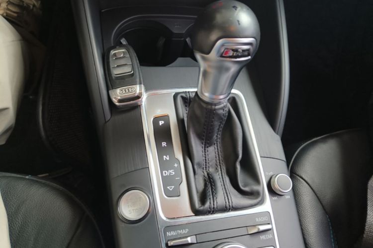 Audi A3 2018 car image #16