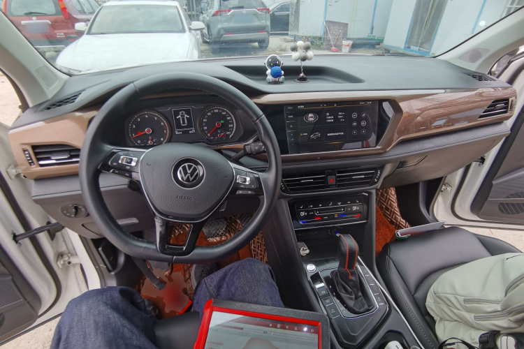 Volkswagen Tharu 2021 car image #10