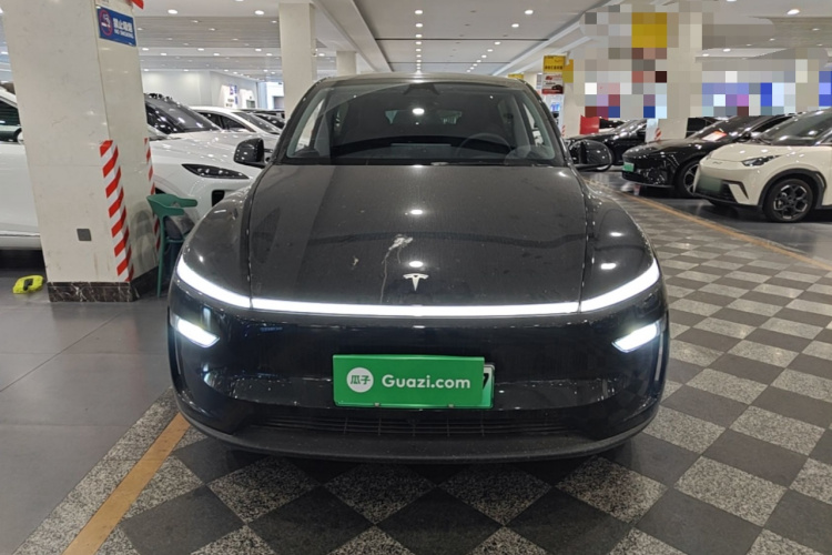 Tesla Model Y 2025 #3 Tesla Model Y 2025 car image #3