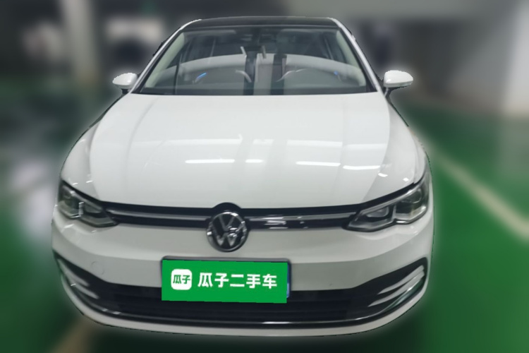 Volkswagen Golf 2022 car image #3