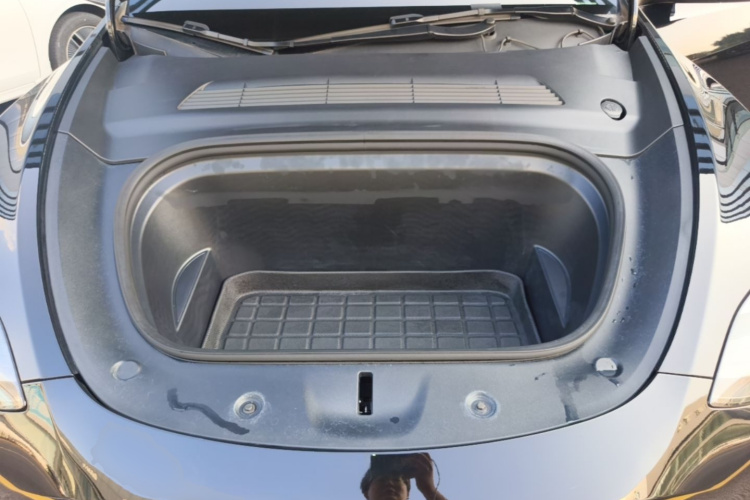 Tesla Model Y 2022 #20 Tesla Model Y 2022 car image #20