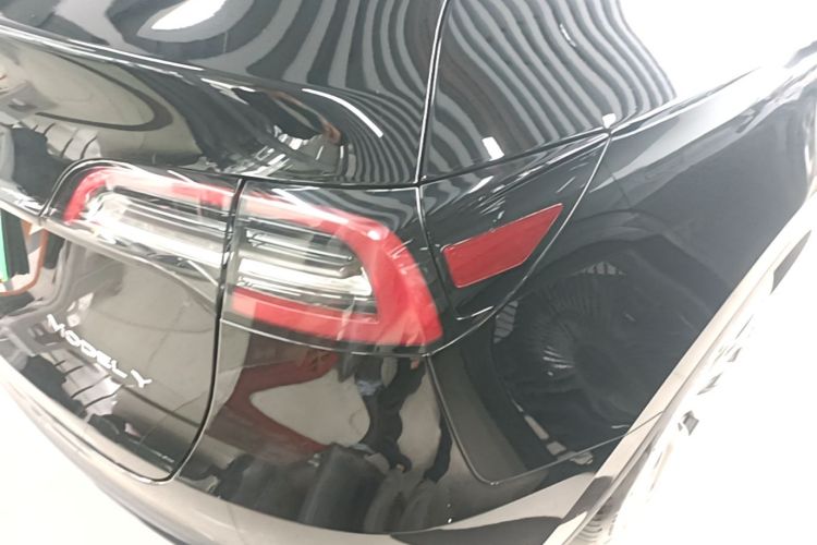 Tesla Model Y 2023 #8 Tesla Model Y 2023 car image #8