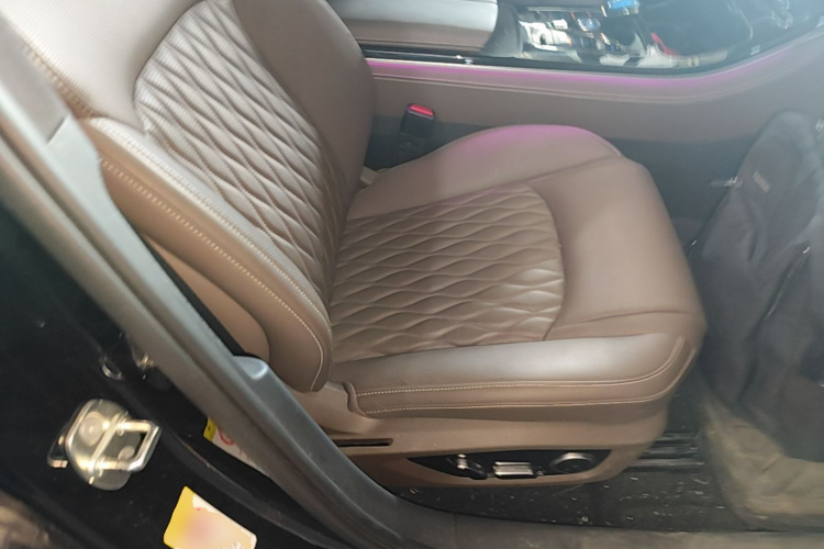 BYD Han 2025 car image #24