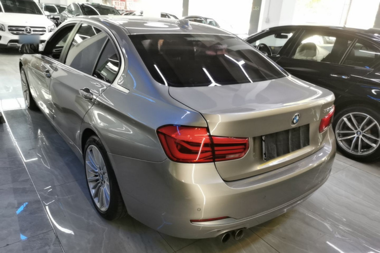 BMW 3 Series 2018 car image #7