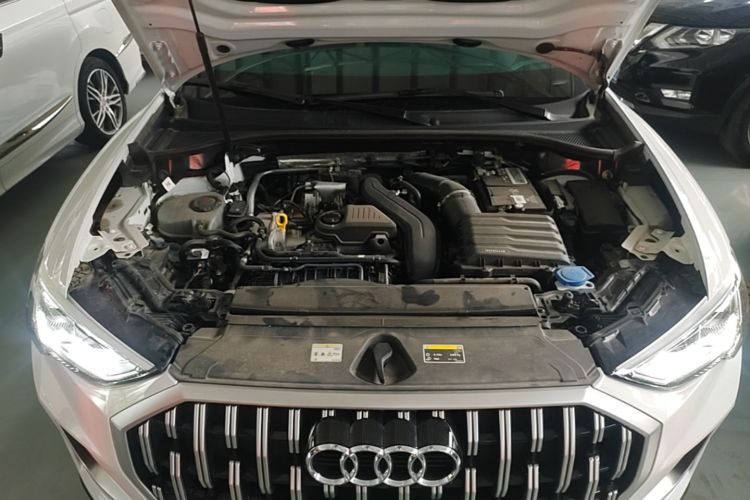 Audi Q3 2024 car image #20