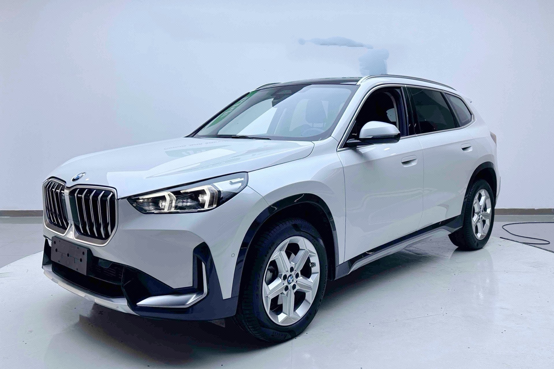 BMW X1 2024 car image 