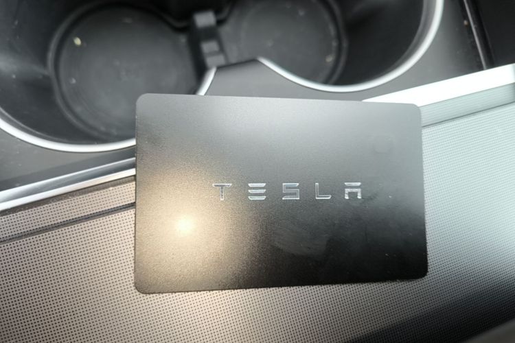 Tesla Model Y 2025 #9 Tesla Model Y 2025 car image #9