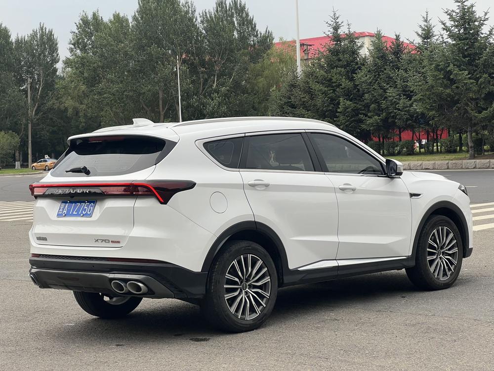 Jetour X70 PLUS 2023 car image #6