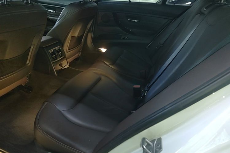 BMW 3 Series 2018 #13 BMW 3 Series 2018 car image #13