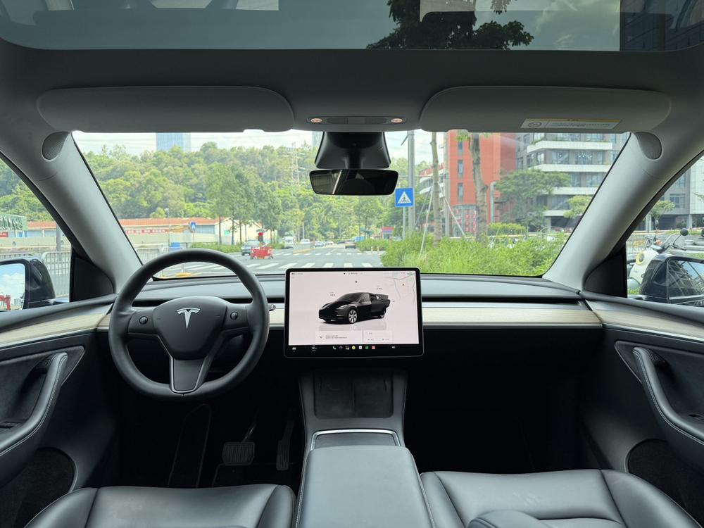 Tesla Model Y 2023 car image #6